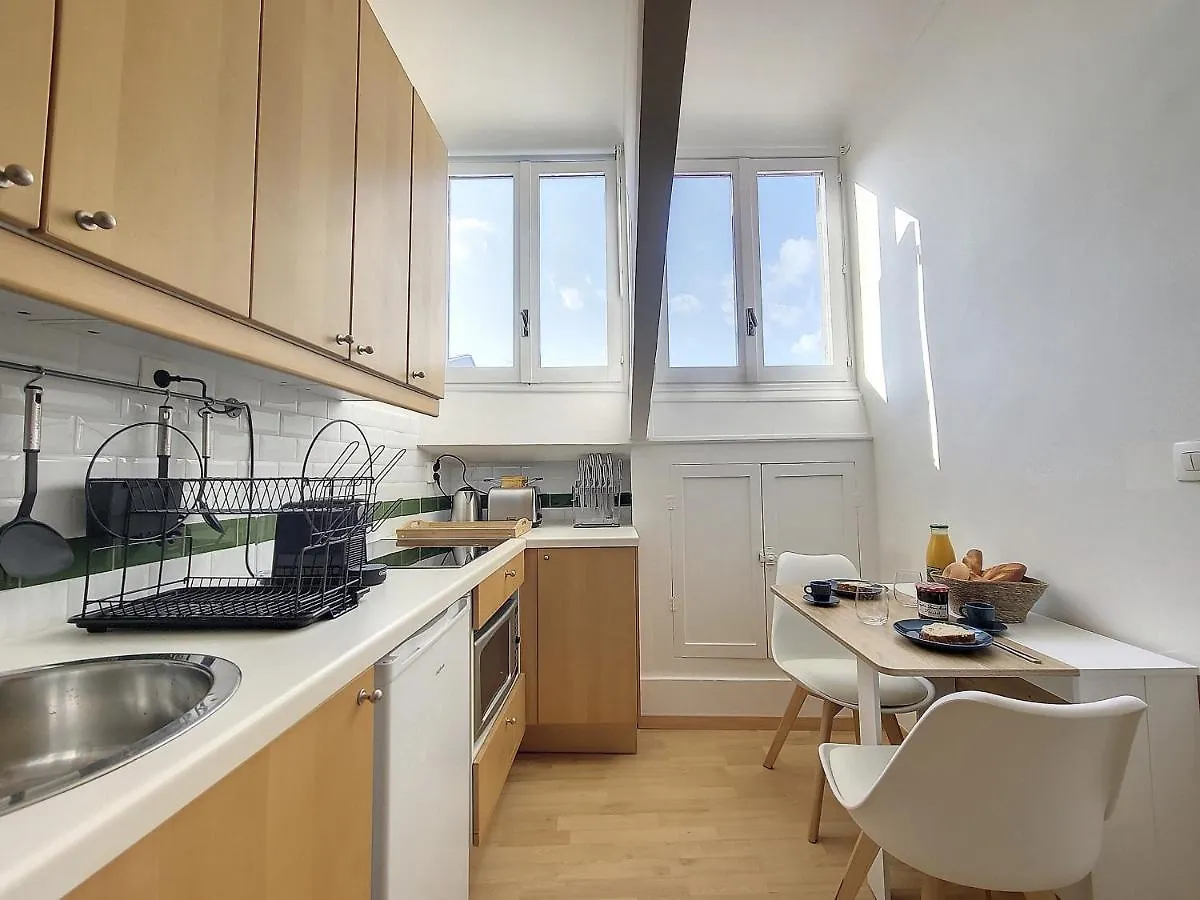Apartment Nestor&Jeeves - City Break - Central - Very Close Sea Nice